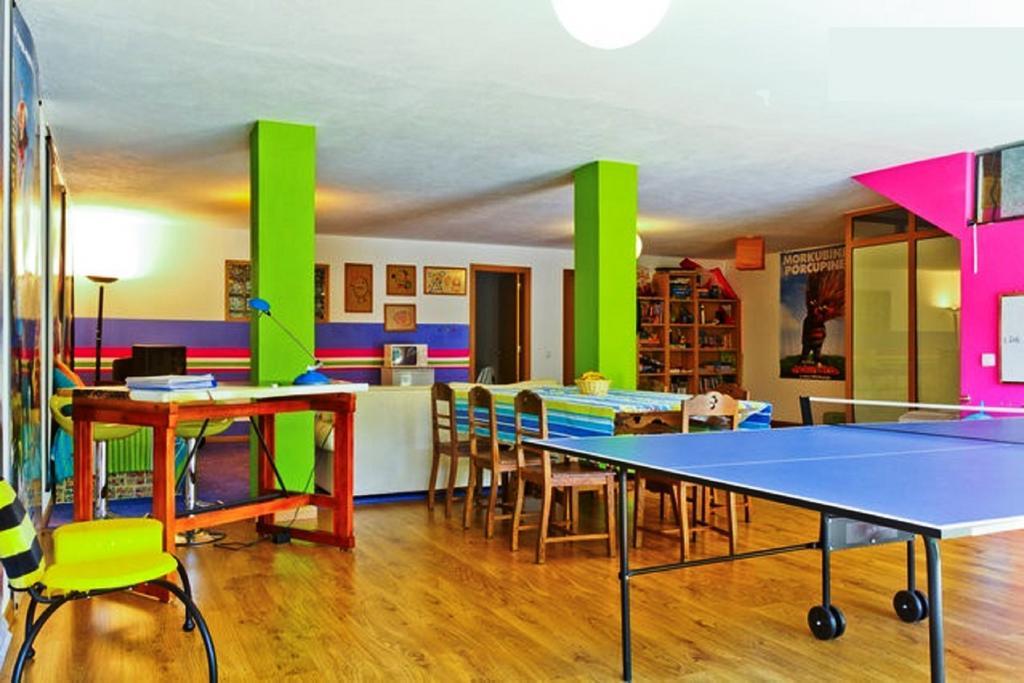 Coloured Studio FAO Pokoj fotografie